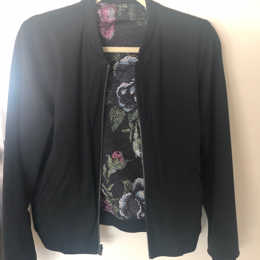 Lulu lemon reversible black/flower bomber jacket